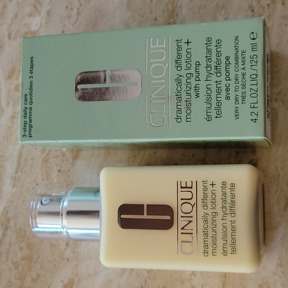 Clinique Other - Clinique Dramatically Different 4.2 oz Moisturizer w/Pump